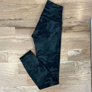 Lululemon camp leggings winder under size 2